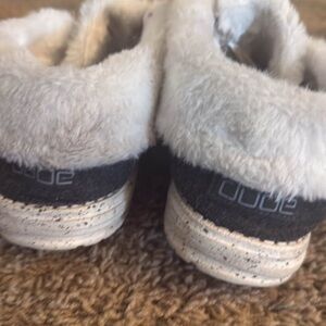 Hey dudes winter Gray and White